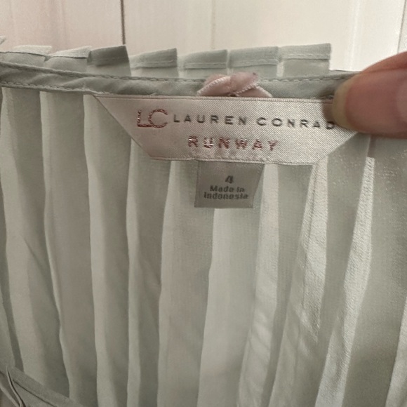 Lauren Conrad Runway Dress 4 - Picture 6 of 9